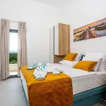 Front In Apartament Malinska