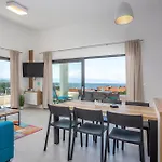 Front In Apartament *