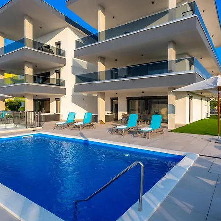 Pet Friendly In With Jacuzzi Apartment Malinska