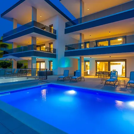 Daire Front In