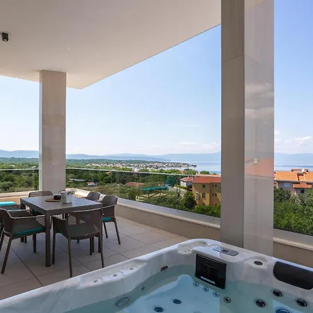 Apartment Pet Friendly In With Jacuzzi