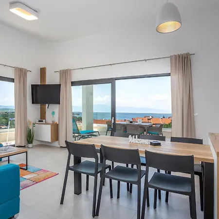 Pet Friendly In With Jacuzzi Apartment *