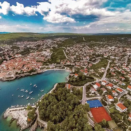Front In * Malinska